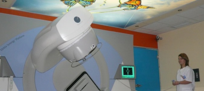 Pacientii bolnavi de cancer pot beneficia de radioterapie la OncoFort decontata de CNAS